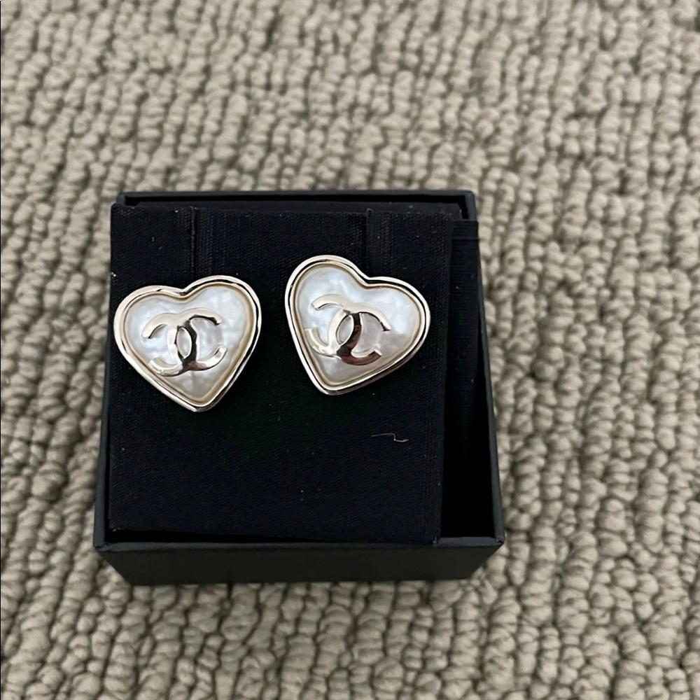 New Auth Chanel 22C Heart Shaped Earrings